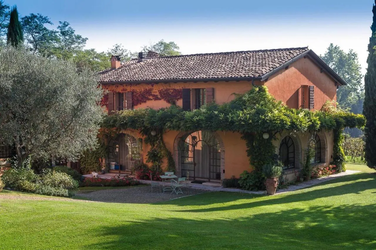 Villa Relais Manerba مونزامبانو 0*,